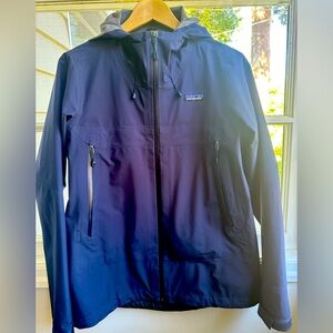 Patagonia rain jacket hooded navy blue Small as new